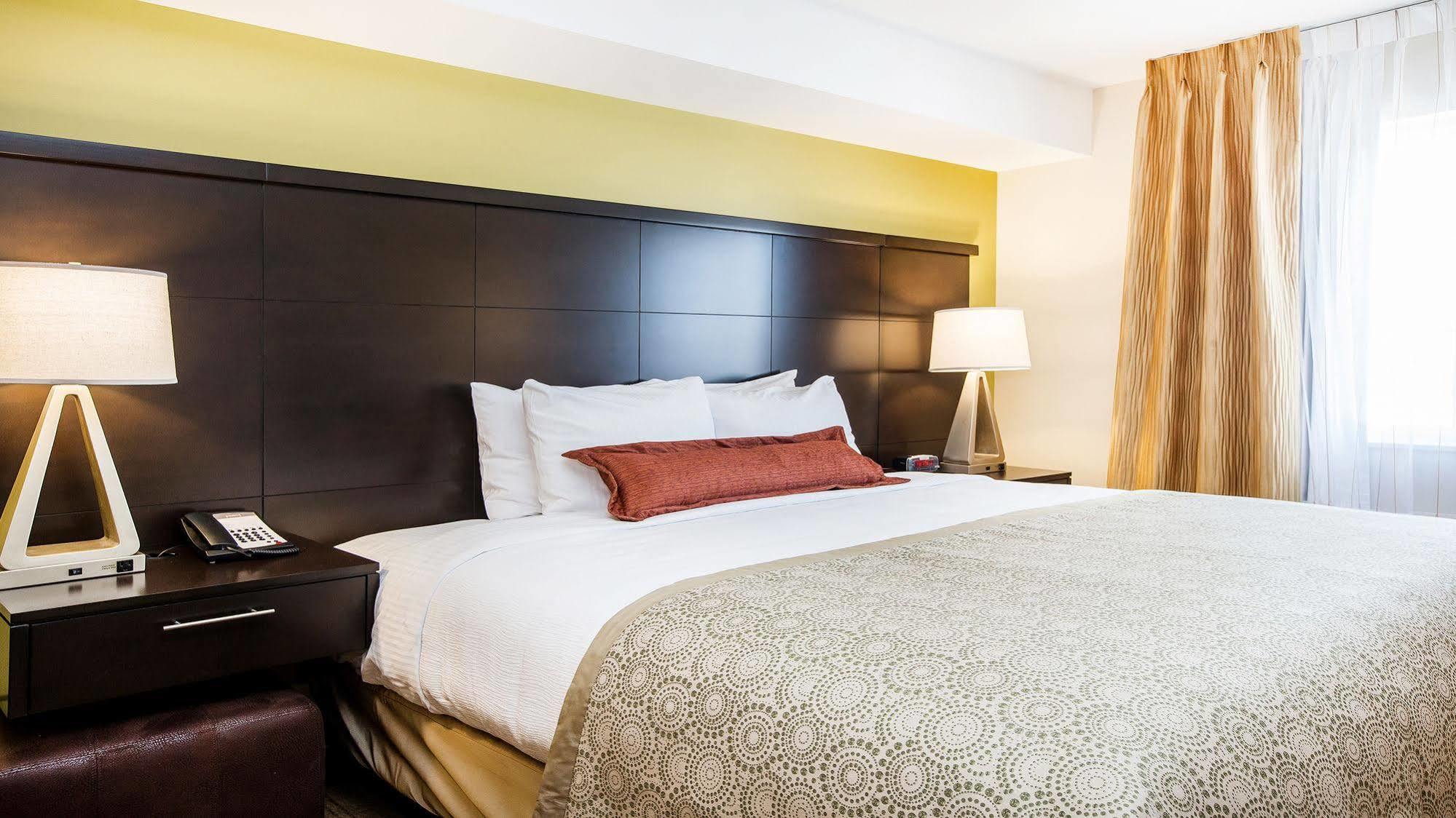 Staybridge Suites West Edmonton By Ihg Eksteriør bilde